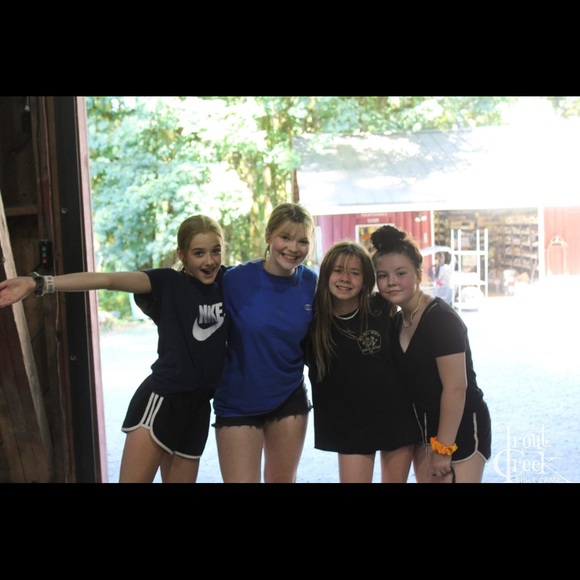 Meet your Posher, Eva - Picture 1 of 1